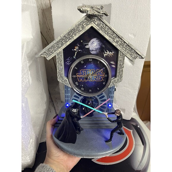 STAR WARS Sith Vs. Jedi Wall Clock With Light-Up Lightsabers - Picture 11 of 14